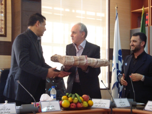 شوراي شهر و شهرداري لاهيجان از علي دايي تجليل كردند